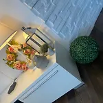 Nowa Apartament - Komfortowe 61M2 - 3 Pokoje, Garaz, Klimatyzacja